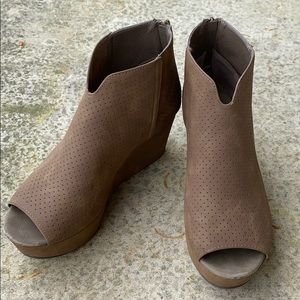 Pierre Dumas Wedge Booties - Size 10
